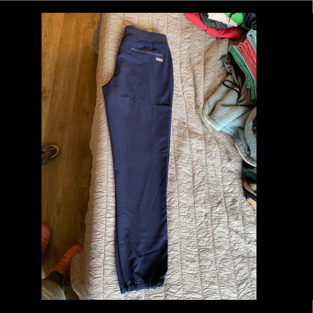 Retired Figs joggers size small